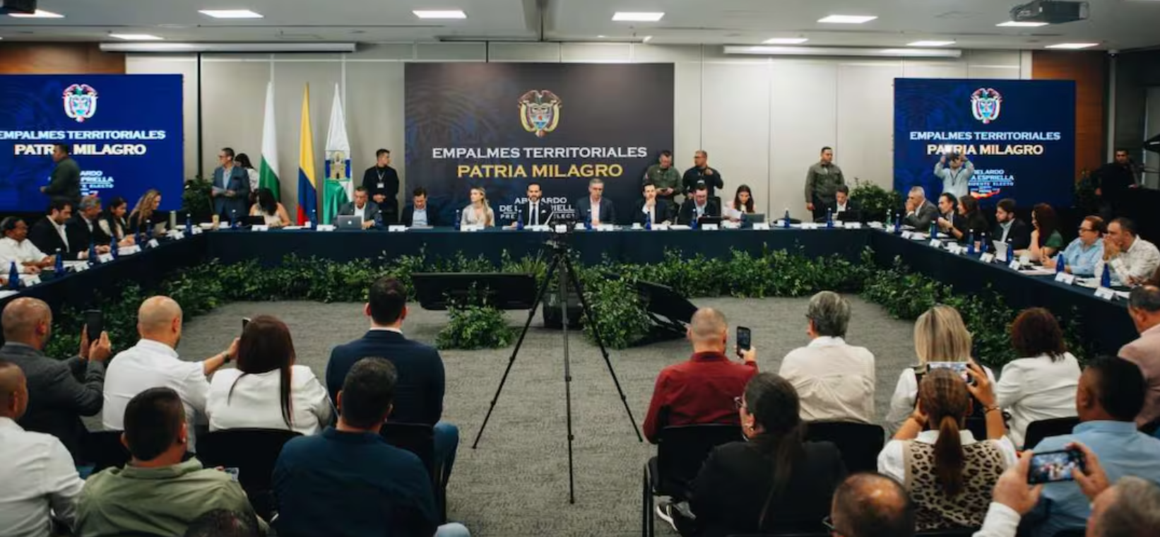 ¿Quiénes son los paisas que ya figuran en la “Patria Milagro” de Abelardo de la Espriella?