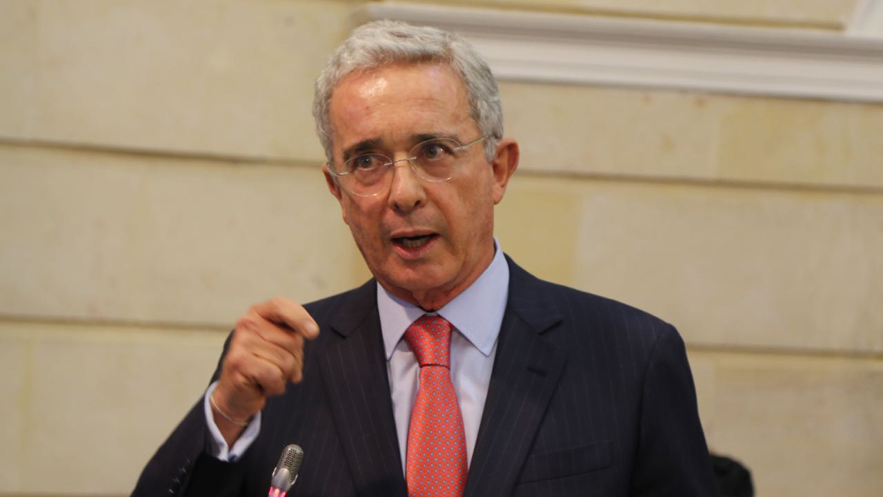 Uribe: constituyente de Petro pondría en riesgo al sector privado