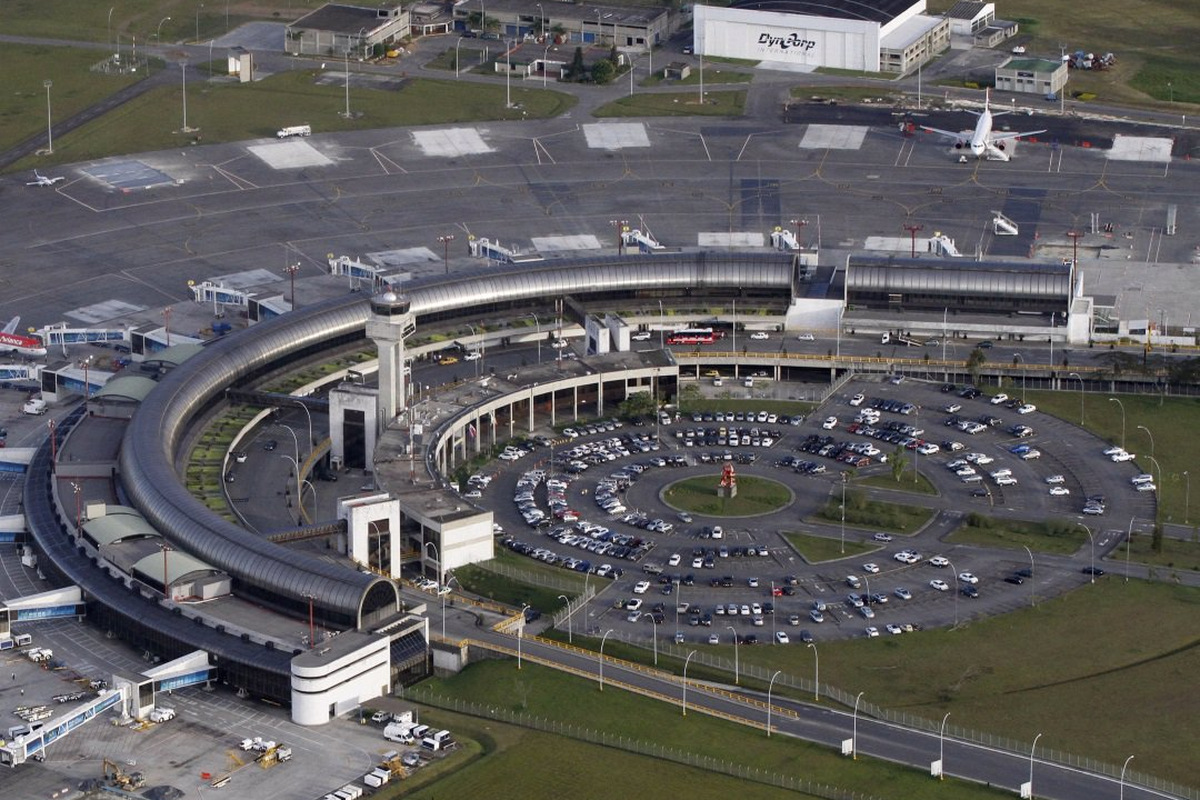 Petro deja aprobado el plan para ampliar el aeropuerto José María Córdova, pero sin recursos para ejecutarlo