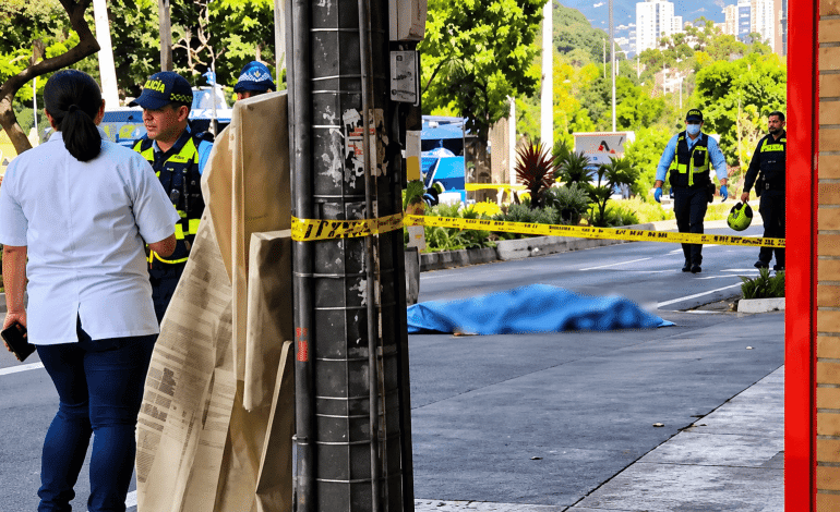 Accidente de tránsito en Itagüí donde hombre murió arrollado por una tractomula en Ditaires