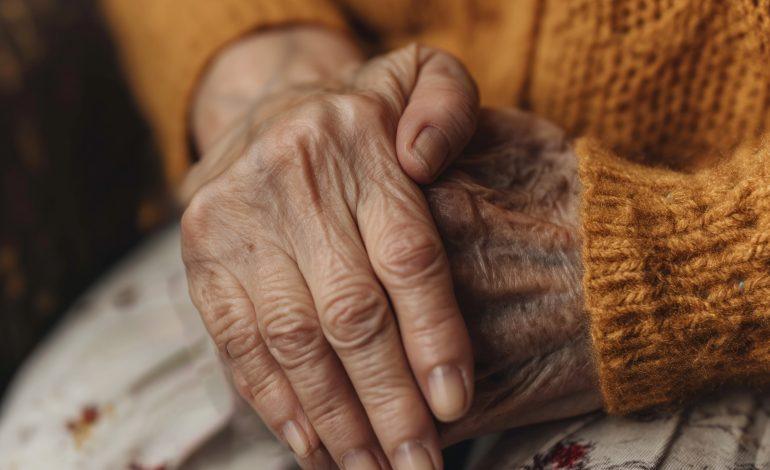 Debate sobre la edad de pensión para hombres y mujeres en Colombia.