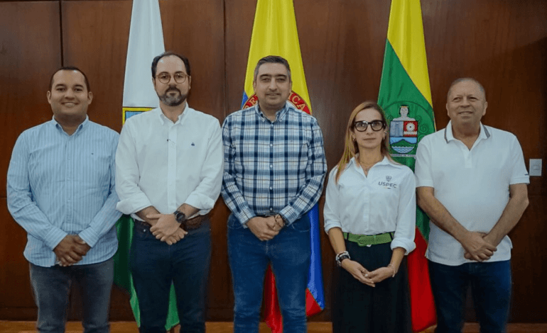 Viceministro de Justicia llega a Itagüí para impulsar recuperación de lote de La Paz y convertirlo en escenario deportivo