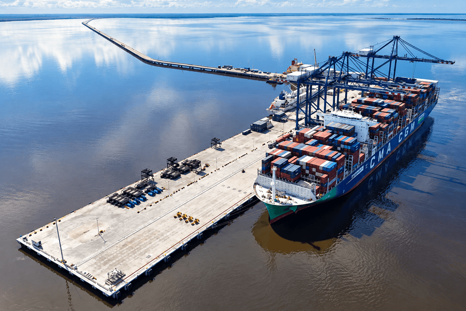 Puerto Antioquia estrena ruta directa con Asia: barcos llegarán cada semana