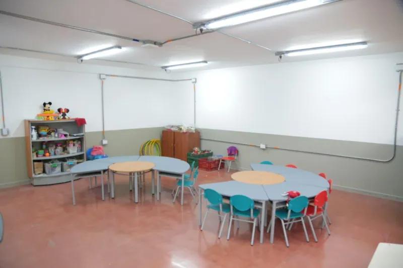 Estudiantes de la Institución Educativa Avelino Saldarriaga en Itagüí durante una actividad institucional. Referencia a formación gratuita en Itagüí